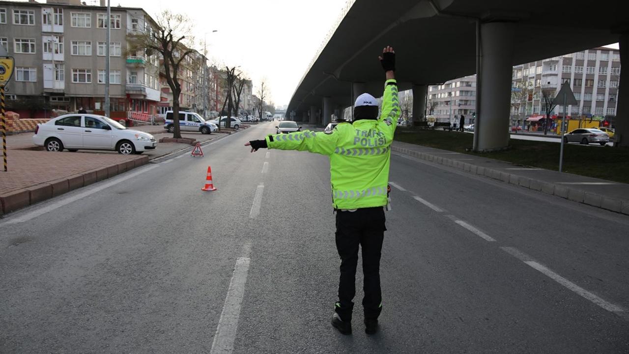 Bugün İstanbul’da trafiğe kapatılacak yollar açıklandı